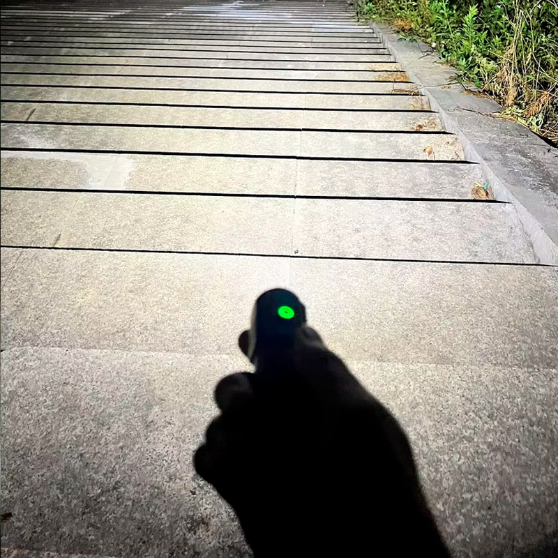 Mini Linterna Magnética [COMPACTA Y POTENTE]